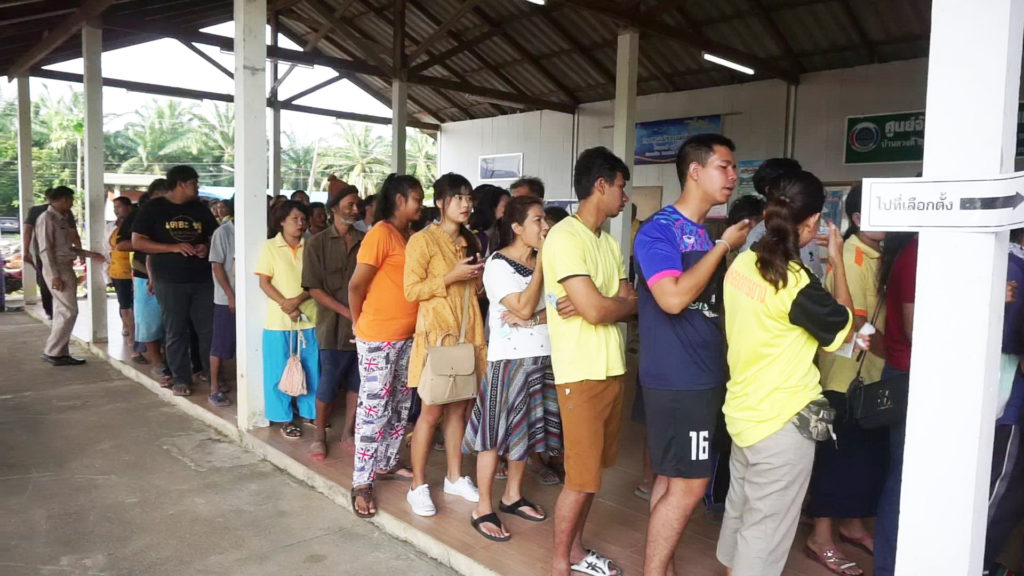 ชุมพรคึกคักแห่เลือกตั้งใหม่มีจังหวัดเดียวในภาคใต้ 6