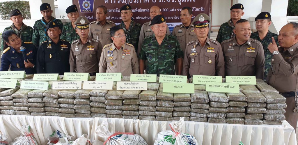 จับหนุ่มแหนมหมูขับรถรั้วขนกัญชา500กก.จากเหนือลงภาคใต้ 3