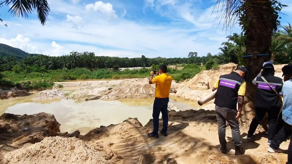 ตะลึงลักลอบดูดทรายเถื่อนผุดเป็นดอกเห็ดเกลื่อนแม่น้ำละแม 13
