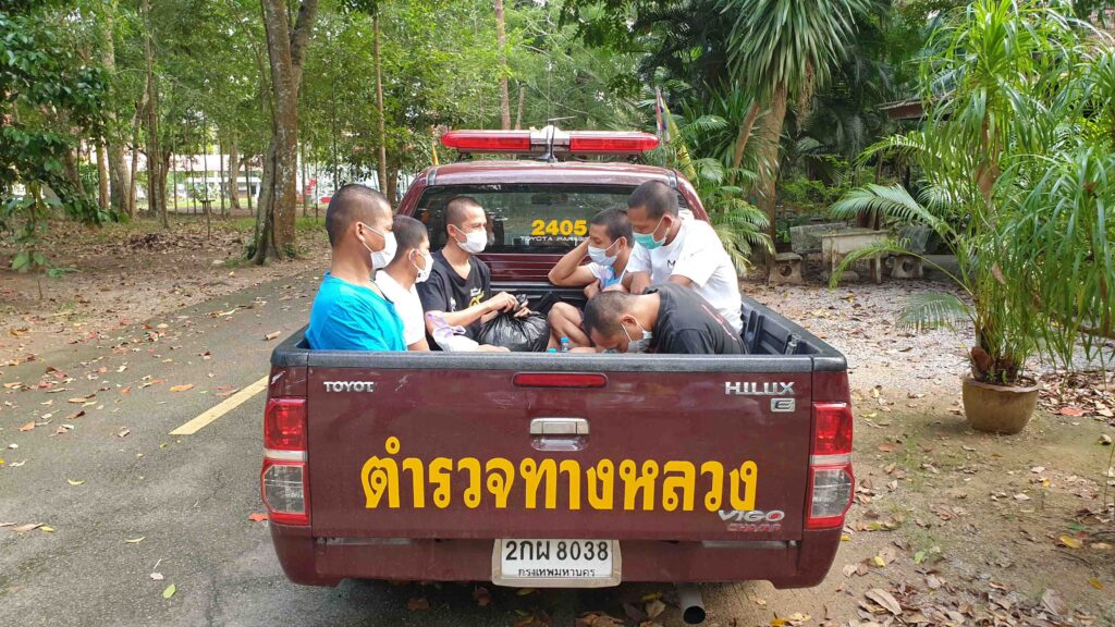จับคนไทยขนพระเขมร6รูปจากสุราษฎร์พาหลบหนีเข้ากรุงเทพ 5