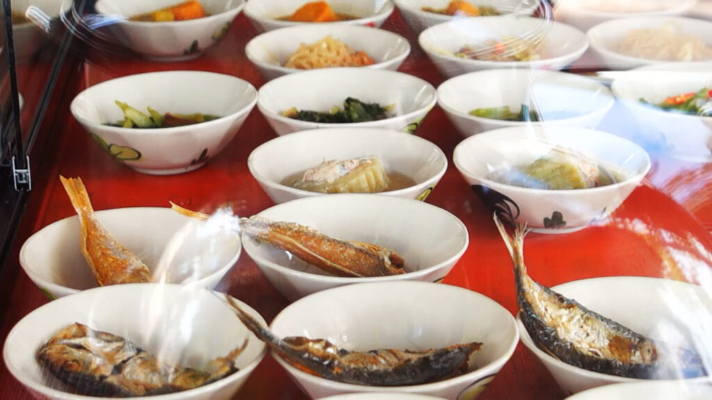 เน้นกินอิ่มมากกว่ากำไรแกง10บาทข้าวตักไม่อั้น 9