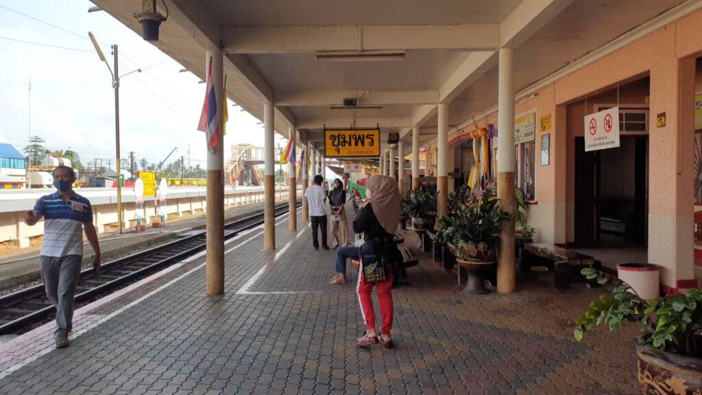 สั่งสอบปม"มาเฟีย"สถานีรถไฟชุมพร 4