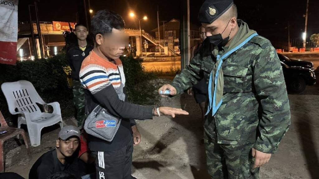 ขนต่างด้าวแหกด่านไล่จับได้ 15 คน 3
