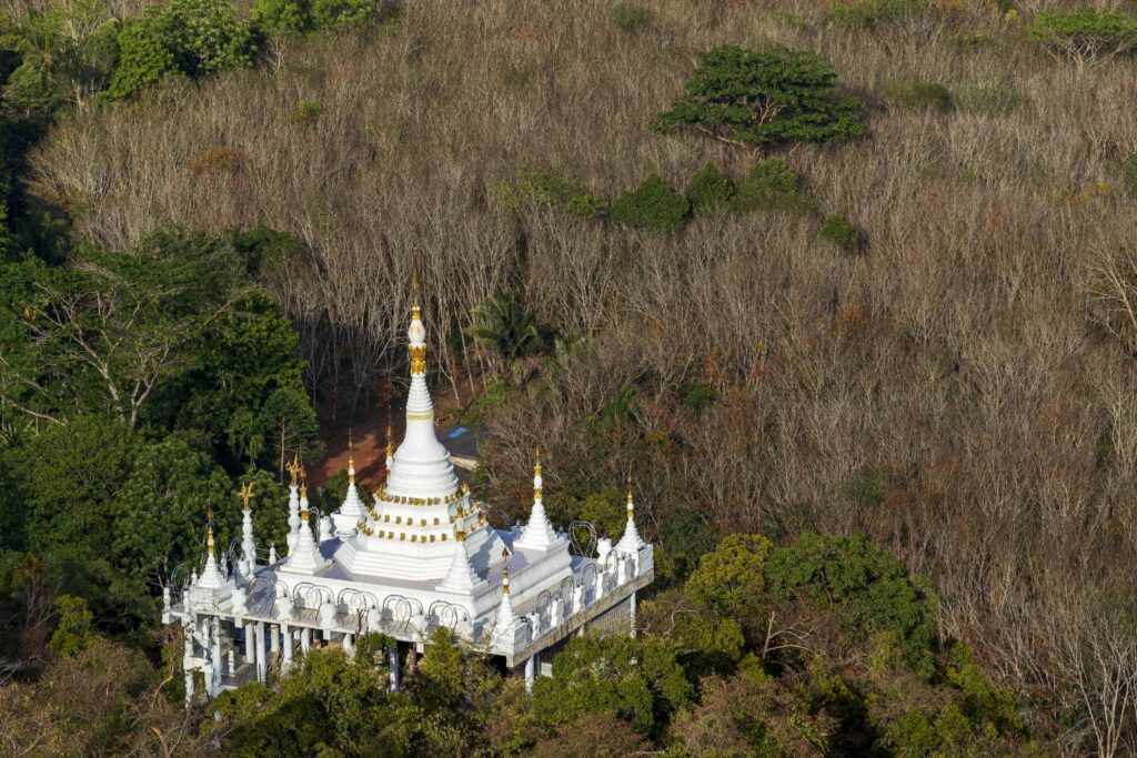 อุทยานธรรมเขานาในหลวง 12