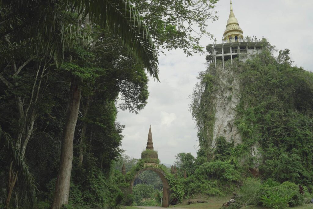 อุทยานธรรมเขานาในหลวง 10