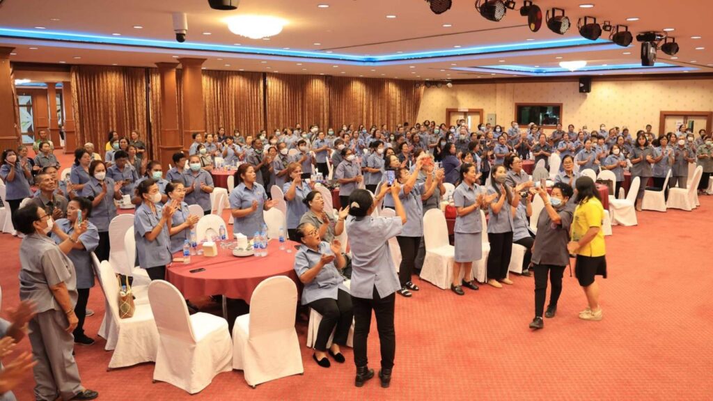 นายกเมืองชุมพรเชิดชูอสม. 12