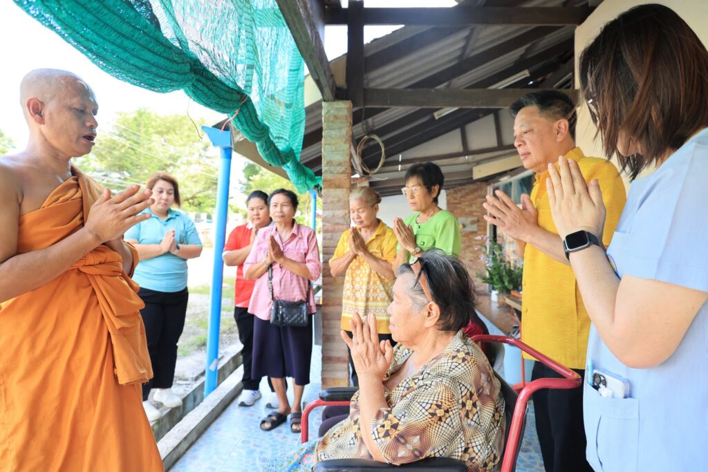 โครงการพระมาโปรด 10