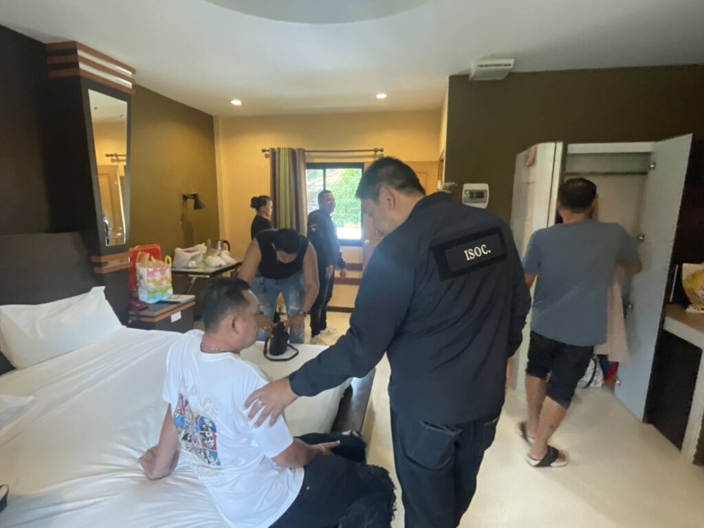 อ้างเป็นเจ้าหน้าที่ขอเงินแสนฝากนำงาน 22