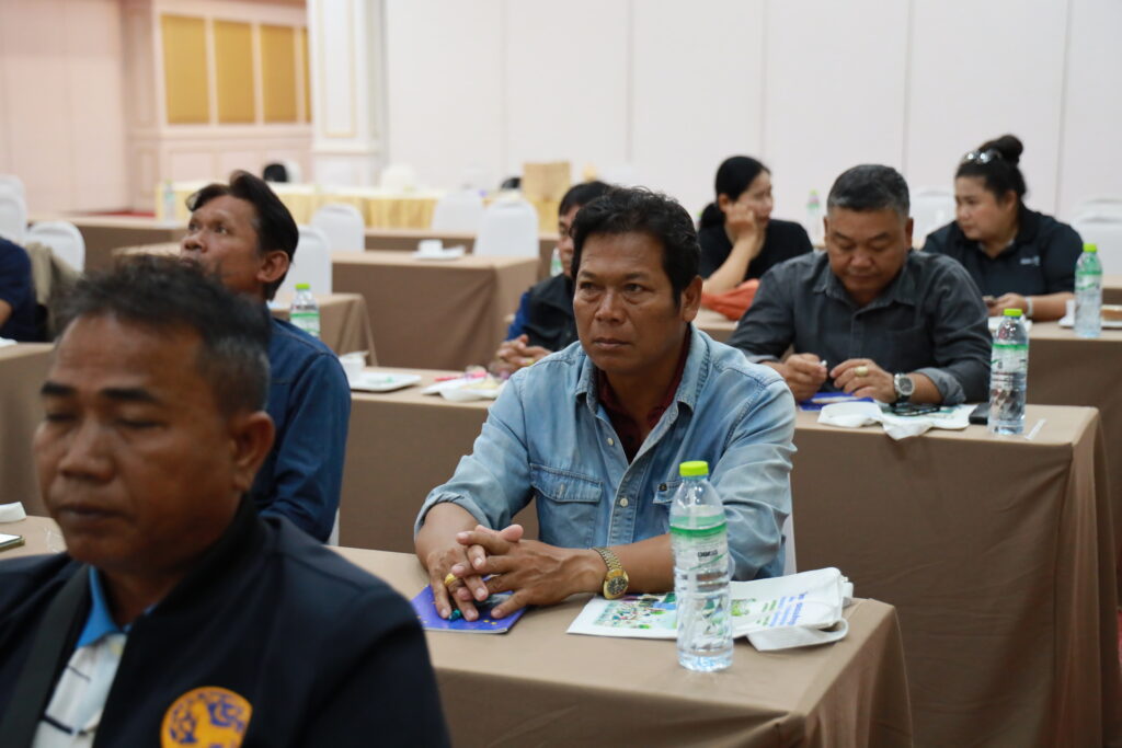 อบจ.ชุมพร เดินหน้าอบรมผู้นำชุมชน-เยาวชน 19