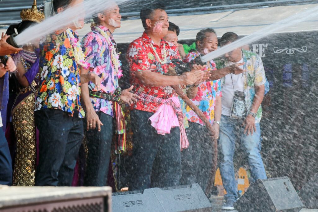 สงกรานต์วิถีไทยถนนสุขเสมอ 15