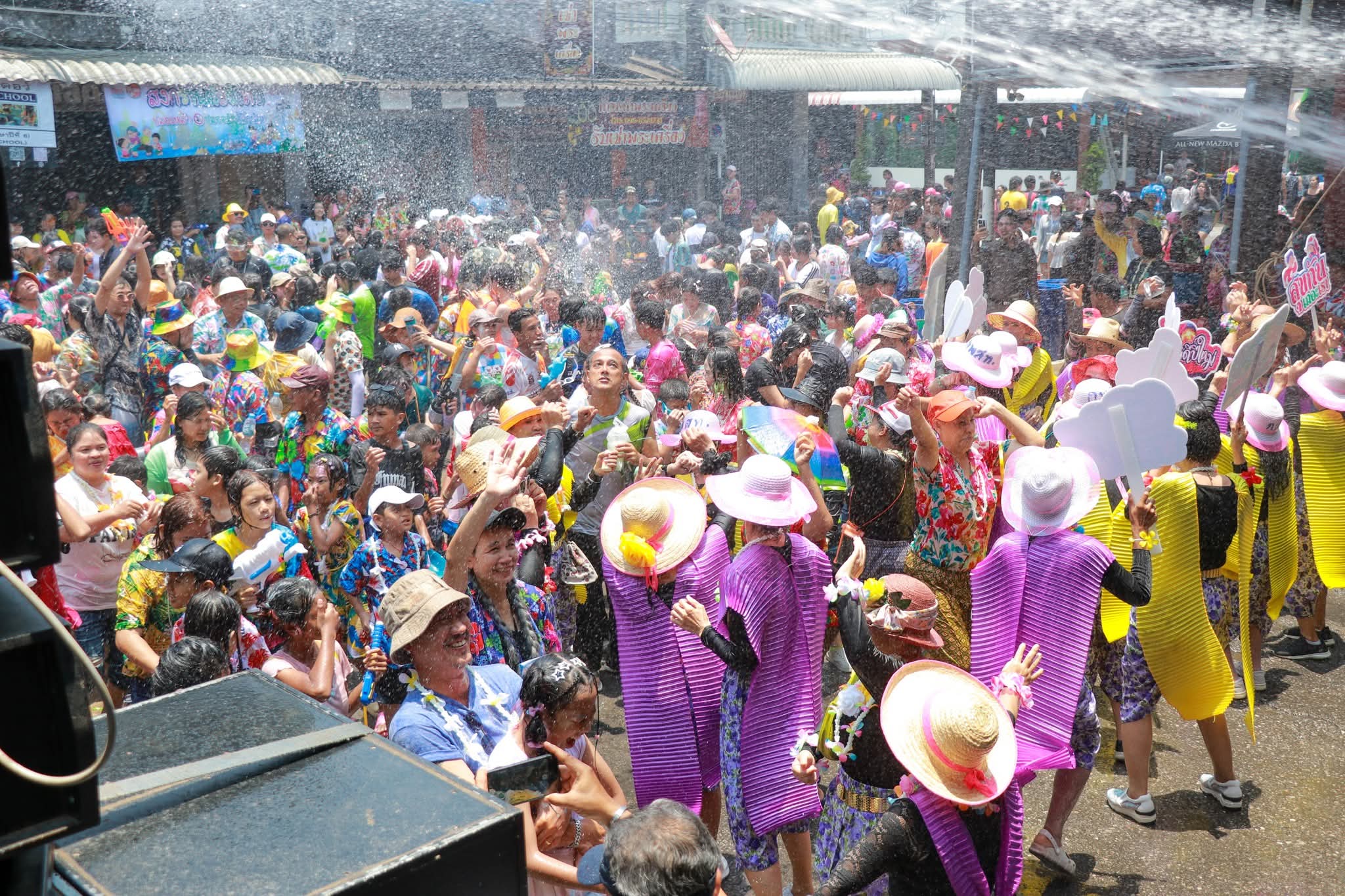 สงกรานต์วิถีไทยถนนสุขเสมอ 13