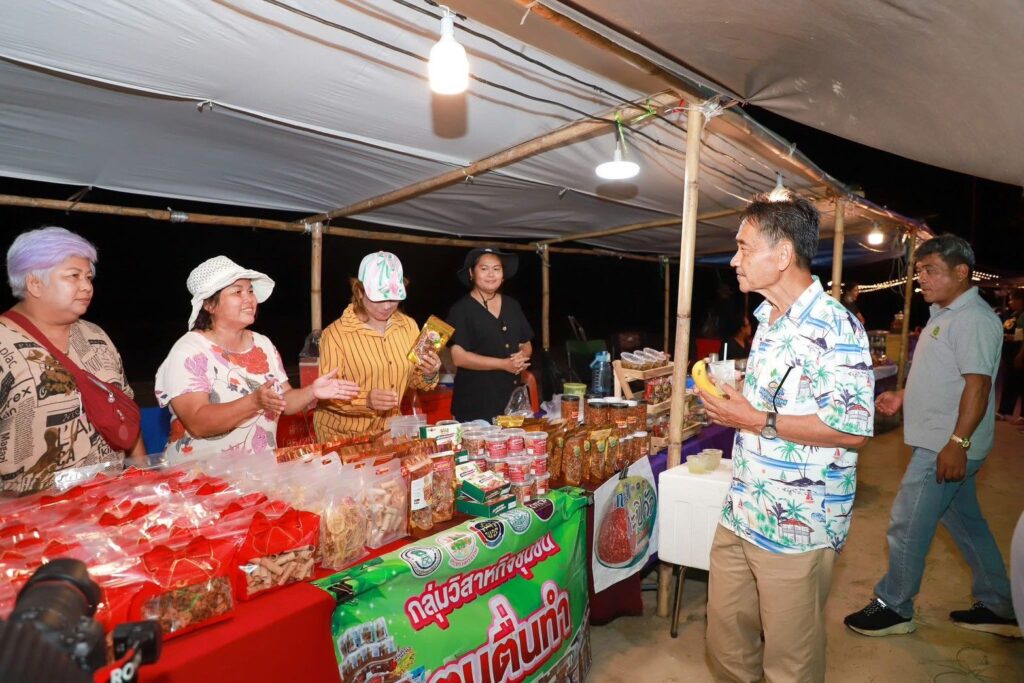 อบจ.ชุมพรจัดมหกรรมท่องเที่ยวชุมชน 22