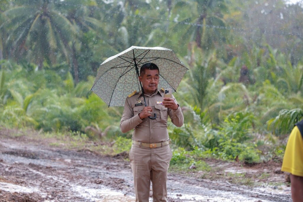 อบจ.ชุมพรลงพื้นที่ละแม-สวีช่วยชาวบ้าน 19