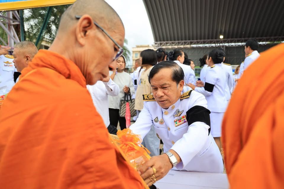 อบจ.ชุมพรรางมพิธีเฉลิมพระเกียรติพระบรมราชินี 13