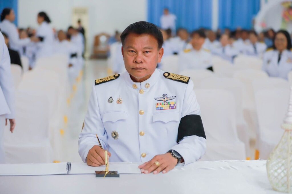อบจ.ชุมพรร่วมพิธีถวายน้ำสรงพระศพ 7