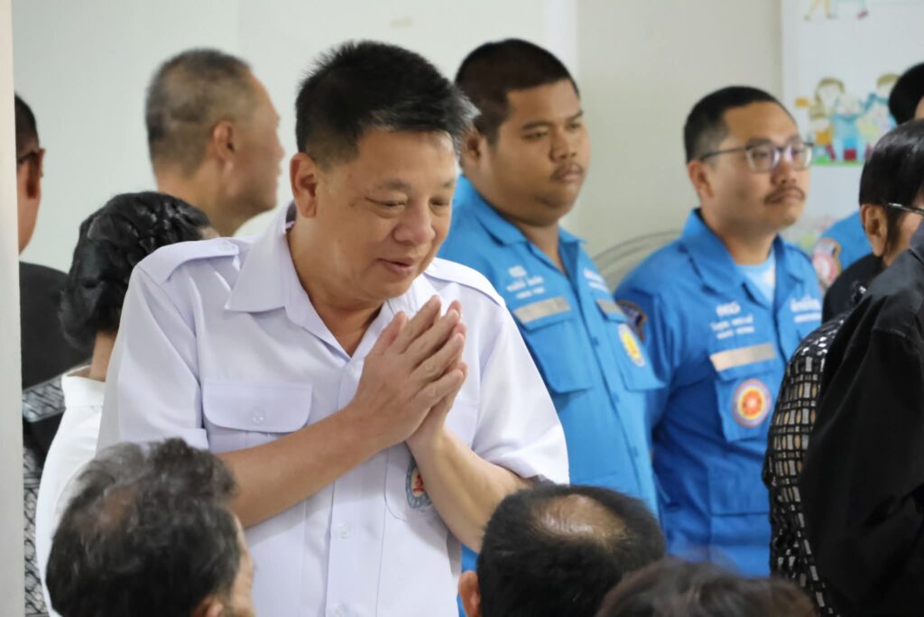 เทศบาล-มูลนิธิชุมพรมอบข้าวสารกลุ่มเปราะบาง 15