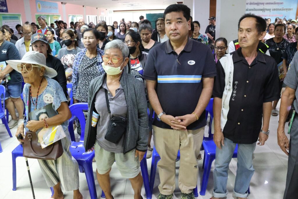 เทศบาล-มูลนิธิชุมพรมอบข้าวสารกลุ่มเปราะบาง 14