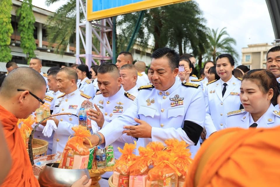 อบจ.ชุมพรรางมพิธีเฉลิมพระเกียรติพระบรมราชินี 8