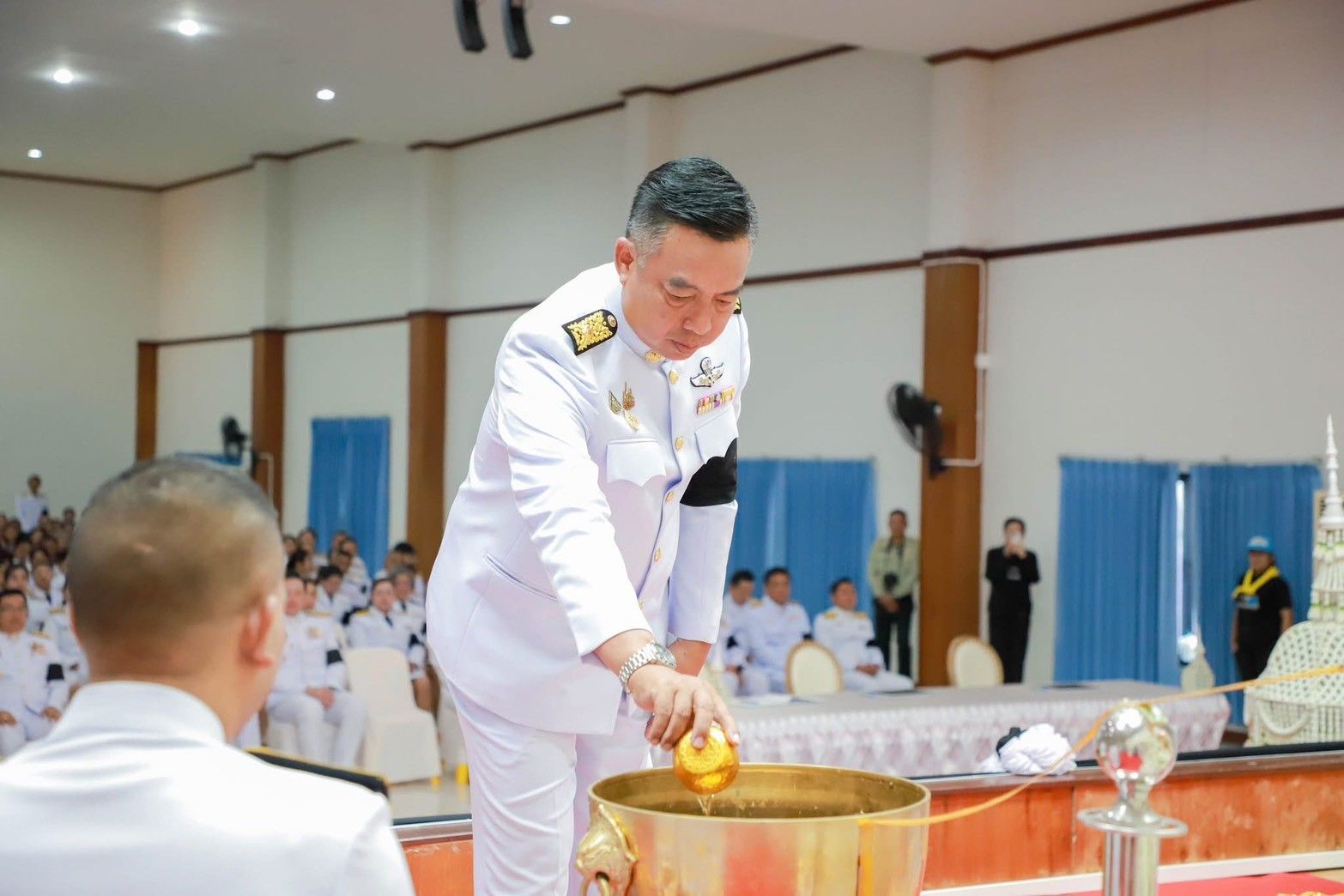 อบจ.ชุมพรร่วมพิธีถวายน้ำสรงพระศพ 5