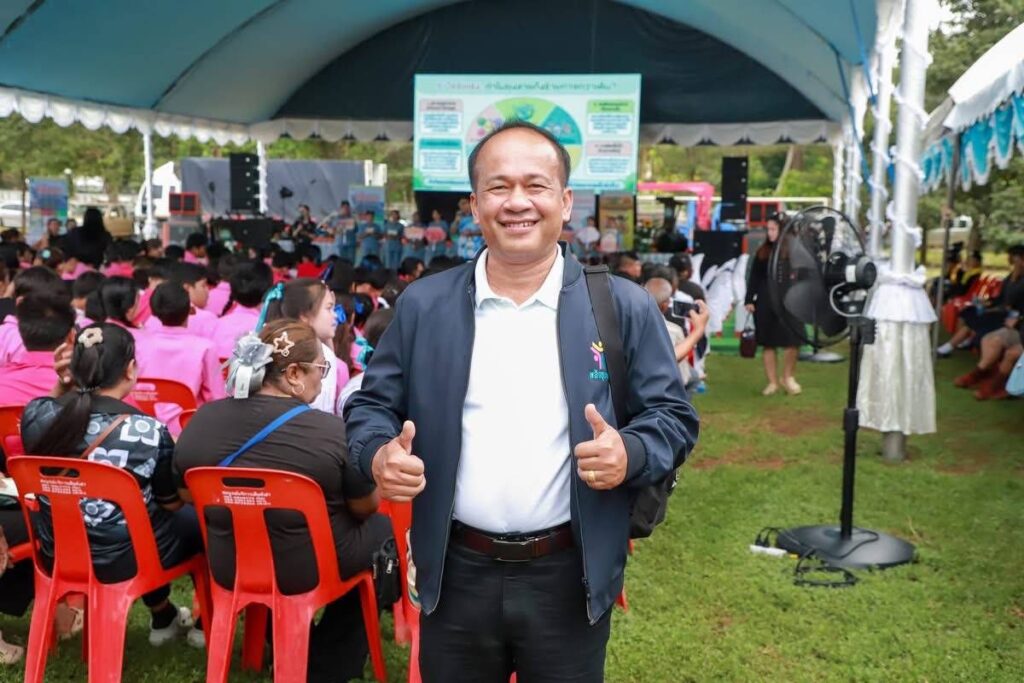 อบจ.ชุมพรพบประชาชนพร้อมบริการกว่า1300คน 19