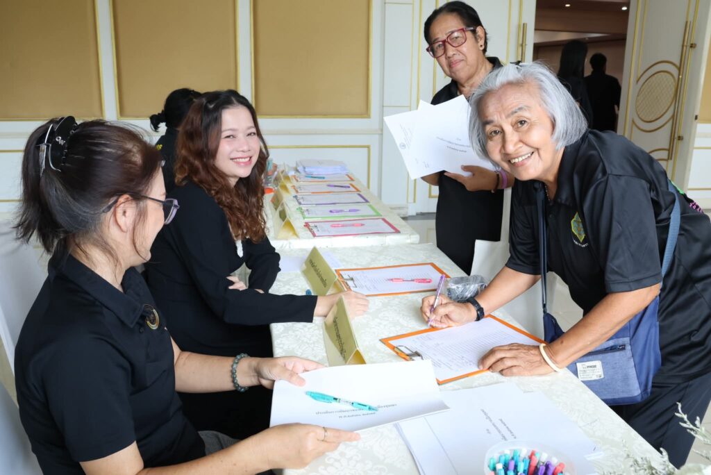 เทศบาลเมืองชุมพรจัดทำแผนพัฒนาท้องถิ่น 14
