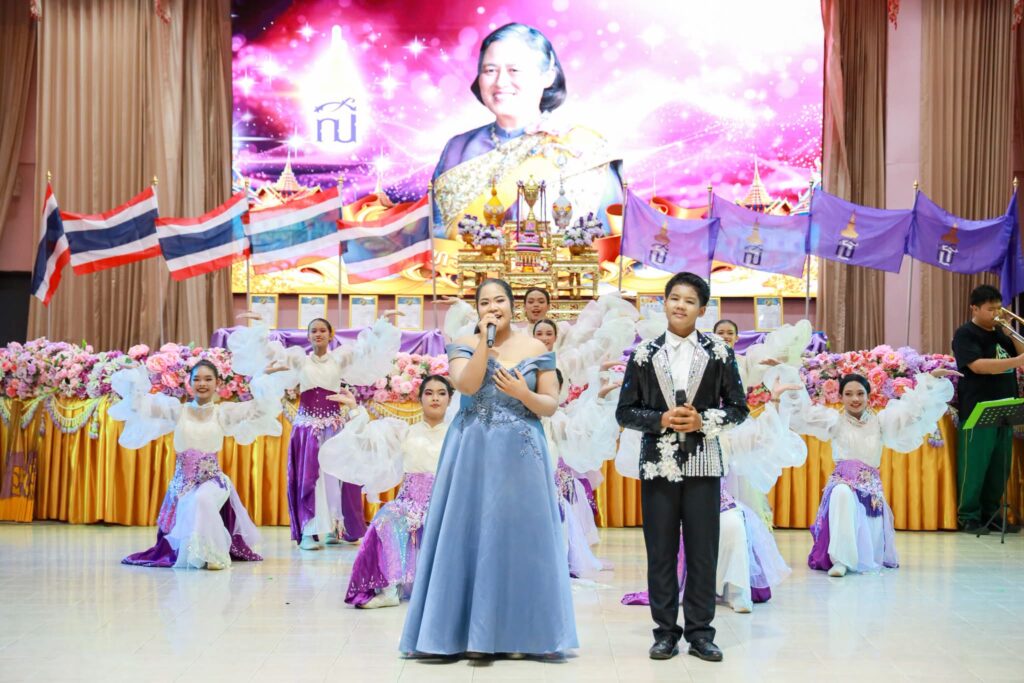 โรงเรียนสวนศรีวิทยาคว้ารางวัลชนะเลิศถ้วยพระราชทาน 34