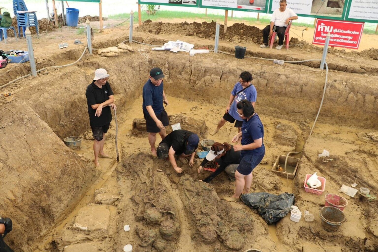 ขุดพบแหวนทองคำจารึกอักษรพราหมีอายุ2พันปี 12