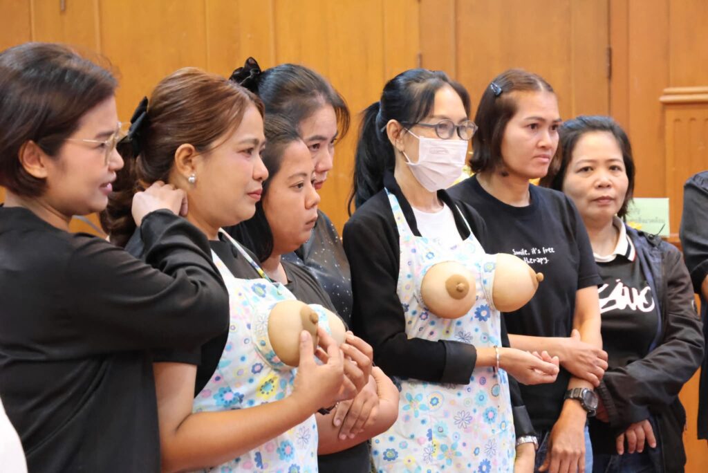 เทศบาลเมืองชุมพรพัฒนางานอนามัยแม่และเด็กสู่ชุมชน 13
