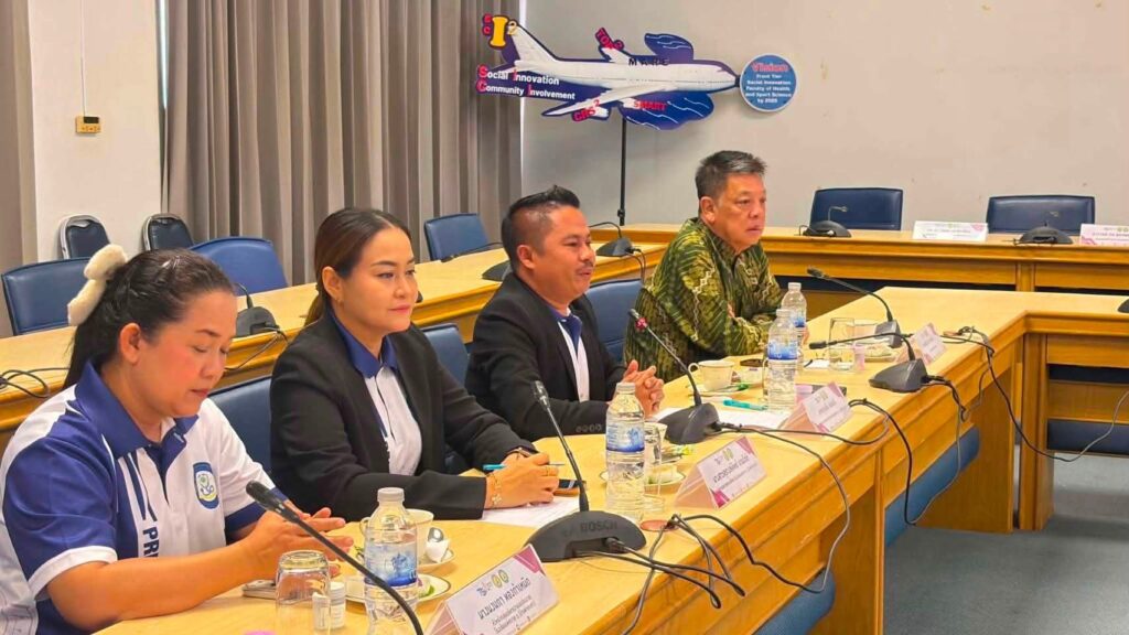 เทศบาลเมืองชุมพร-ม.ทักษิณจับมือยกระดับการศึกษา 11